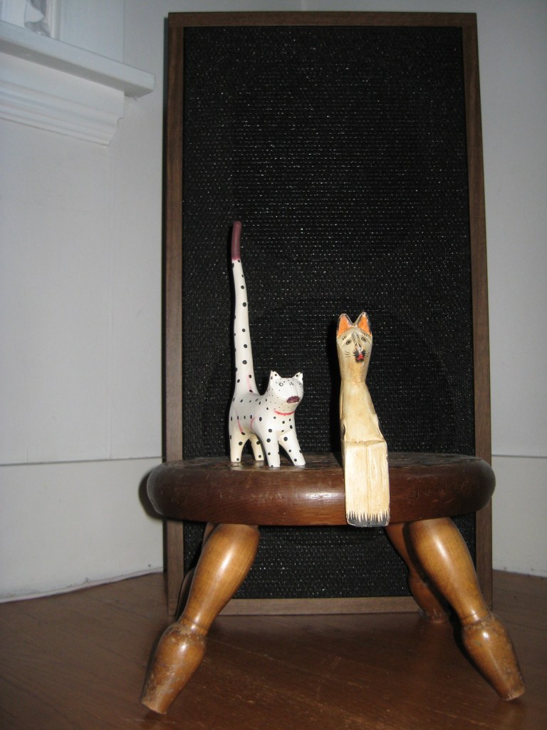 - My blog is going to be about the cultural life of cats, very literary, you know, but not stuck up, kind of down home, back to the roots, folksy, backyardsy, and music, lots of musical licks and likes. - Oh. - Check out my first post! It’s a photo post! The text will read, “Dude! Check out the size of these speakers!” It’s to make older readers, you know, from the 60’s and 70’s, feel welcome.